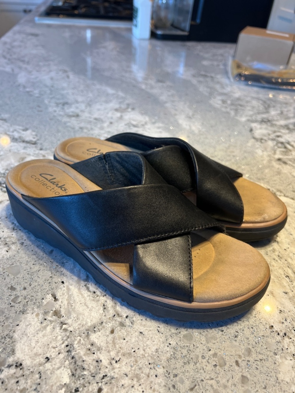 Clarks Women’s Black Leather Crossband Wedge Sandals Size 7